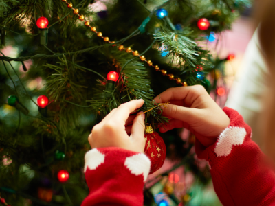 Purple White Green Colorful World Theatre Day Instagram Post Witryna internetowa kopia v2